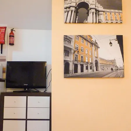 Apartment Tram 28 With Perfect View Over Alfama *