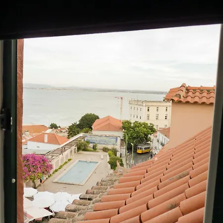 Apartment Tram 28 With Perfect View Over Alfama