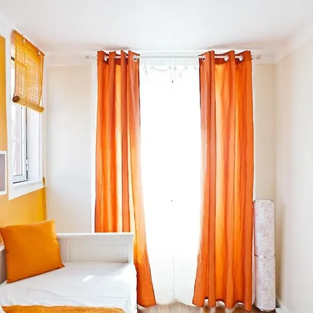 Tram 28 With Perfect View Over Alfama Apartment *